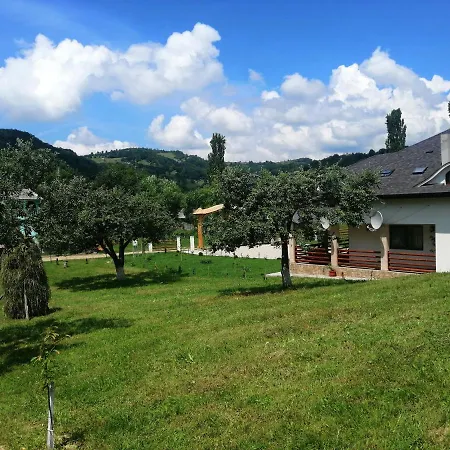 Pensiunea Pe Vale La Moco * Runcu Salvei