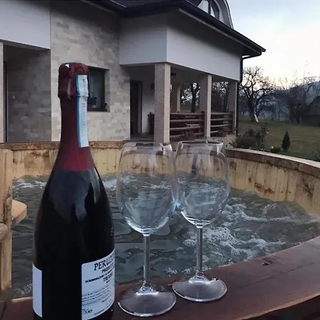 Pensiunea Pe Vale La Moco Holiday home *