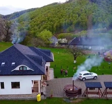 Holiday home Pensiunea Pe Vale La Moco *