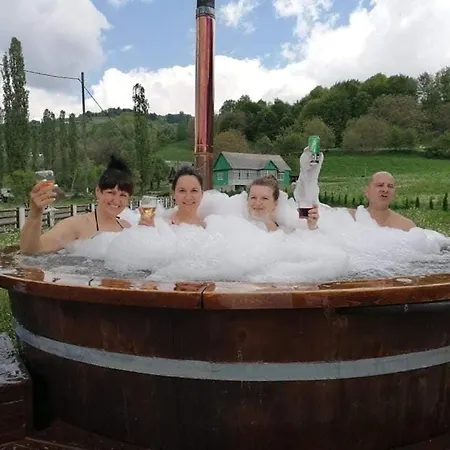 Pensiunea Pe Vale La Moco * Runcu Salvei